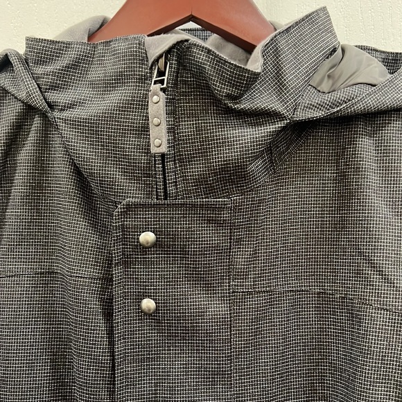 Burton women’s winter coat - Picture 2 of 8